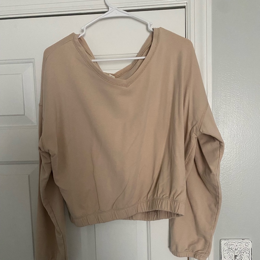 Offline by Aerie Sweatshirt Women’s Medium Beige